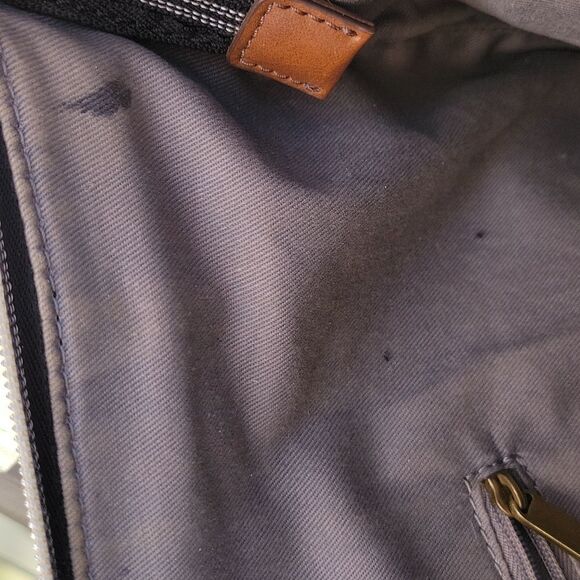 Fossil navy tote with tassle - Picture 7 of 7